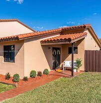 3815 SW 82nd Ave in Miami, FL - Building Photo