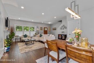 305 Circular St in Saratoga Springs, NY - Building Photo - Building Photo