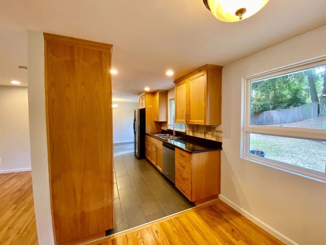 1815 152nd Ave SE in Bellevue, WA - Building Photo - Building Photo