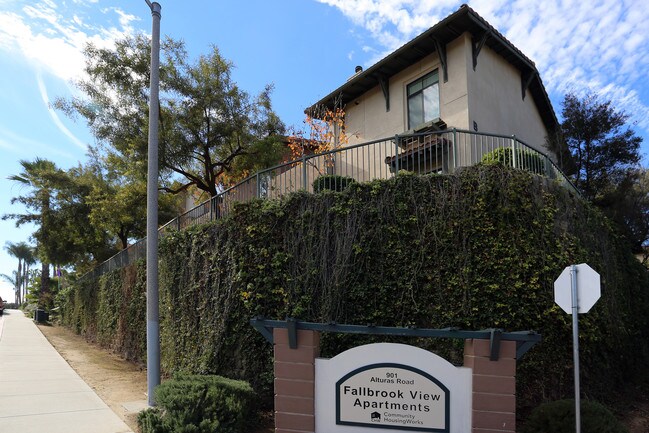 Fallbrook View in Fallbrook, CA - Building Photo - Building Photo
