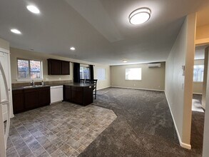 21283 Thornhill Ln in Bend, OR - Building Photo - Building Photo