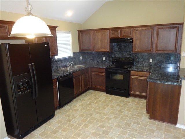 741 Fairview Ave in Seagoville, TX - Foto de edificio - Building Photo