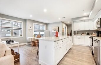245 Bussey St, Unit 205 in Dedham, MA - Building Photo - Building Photo