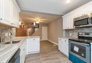 5329 Morris St in Philadelphia, PA - Building Photo
