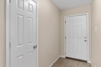 2127 Union Mill Rd in Houston, TX - Foto de edificio - Building Photo