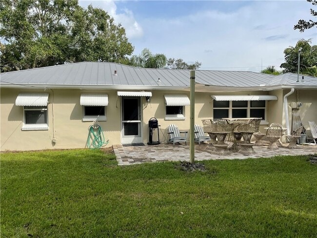 2063 34th Ave in Vero Beach, FL - Building Photo - Building Photo