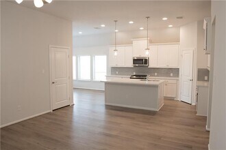 916 Azul Lagoon Dr in Leander, TX - Building Photo - Building Photo