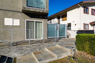 4835 Elmwood Ave in Los Angeles, CA - Building Photo - Building Photo