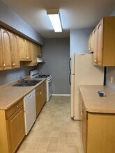 125 Twin Oaks Dr in Joliet, IL - Building Photo - Building Photo