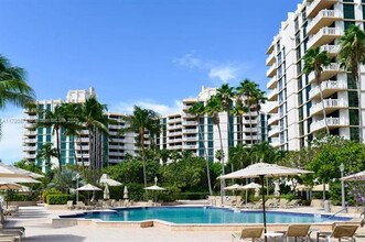 1121 Crandon Blvd, Unit D206 in Key Biscayne, FL - Building Photo - Building Photo
