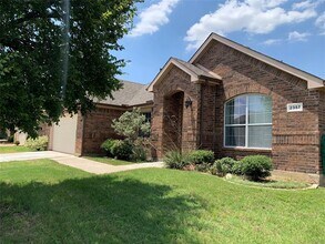 2357 Twilight Star Dr in Little Elm, TX - Foto de edificio - Building Photo