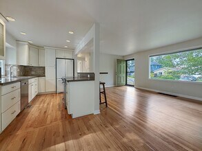 10715 Dayton Ave N in Seattle, WA - Building Photo - Building Photo