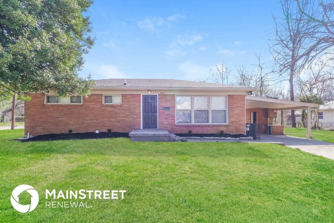 4420 Greenwood Ave in Louisville, KY - Building Photo