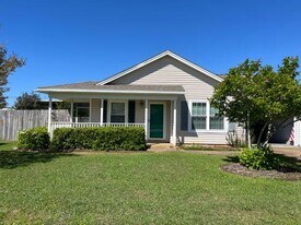 2260 Estate Cir in Navarre, FL - Building Photo