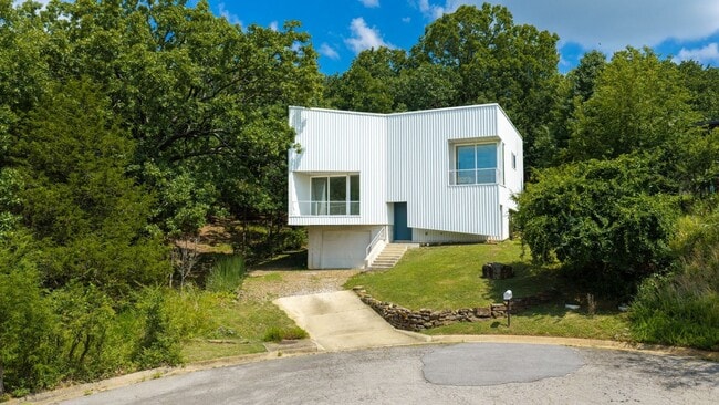 property at 1124 Heath Dr