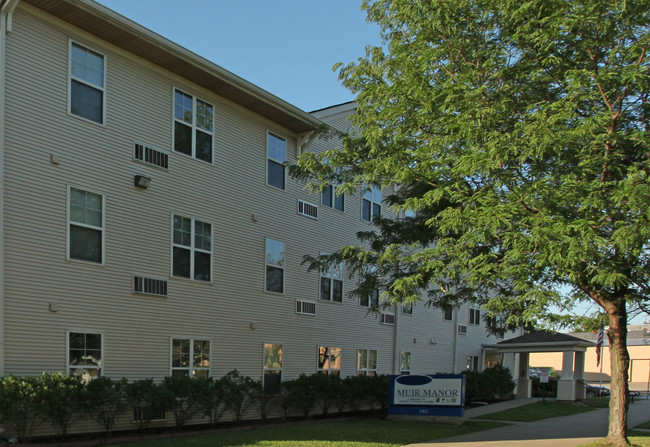 Muir Manor Apartments in New Albany, IN - Building Photo - Building Photo