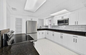 5519 Gulfport Blvd S in Gulfport, FL - Building Photo - Building Photo