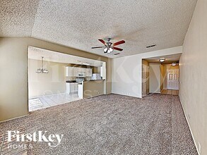 208 Amber Ridge Dr in Arlington, TX - Foto de edificio - Building Photo