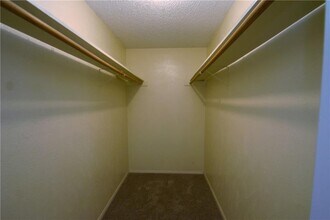 807 Plumpton Dr in Austin, TX - Building Photo - Building Photo