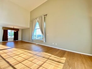 805 Majesty Heights Dr in Yakima, WA - Building Photo - Building Photo