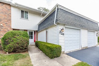 226 Walker Dr in Bolingbrook, IL - Building Photo - Building Photo