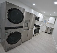 15 Avalon St in Revere, MA - Foto de edificio - Building Photo