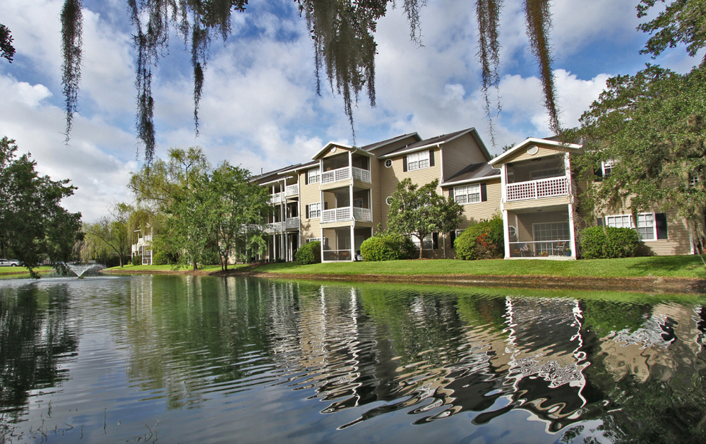 Lake Crossing Apartments Photo