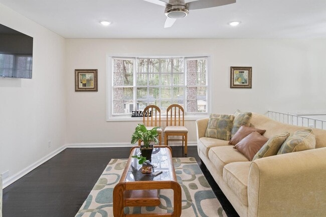 4092 Lindsey Dr in Decatur, GA - Foto de edificio - Building Photo