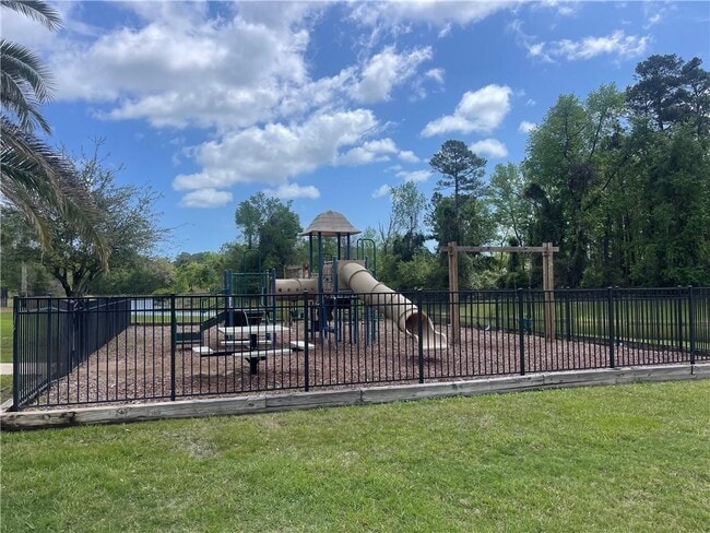 212 Autumn Ridge Ct in Brunswick, GA - Building Photo - Building Photo