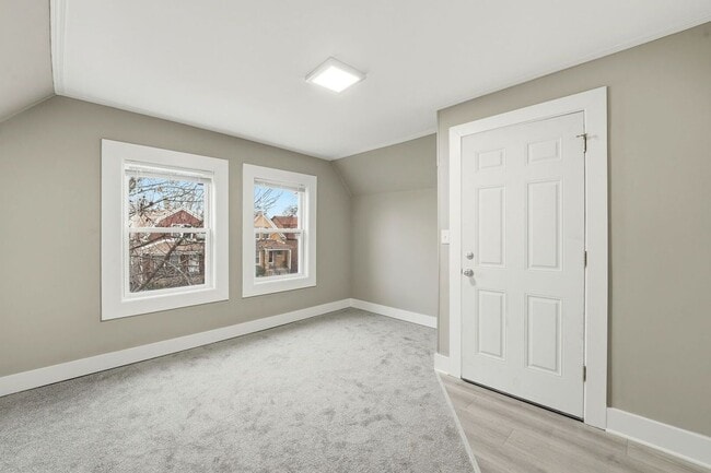 property at 1217 N Harding Ave