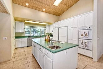 22242 Little Klondike Rd in Ramona, CA - Foto de edificio - Building Photo