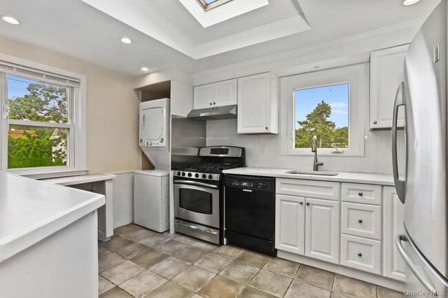 49 Columbus Ave in Pleasantville, NY - Building Photo - Building Photo