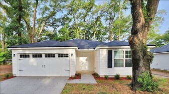 11138 Pine St in Jacksonville, FL - Building Photo