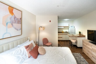 Vivo Living Ivy Creek in Durham, NC - Building Photo - Interior Photo