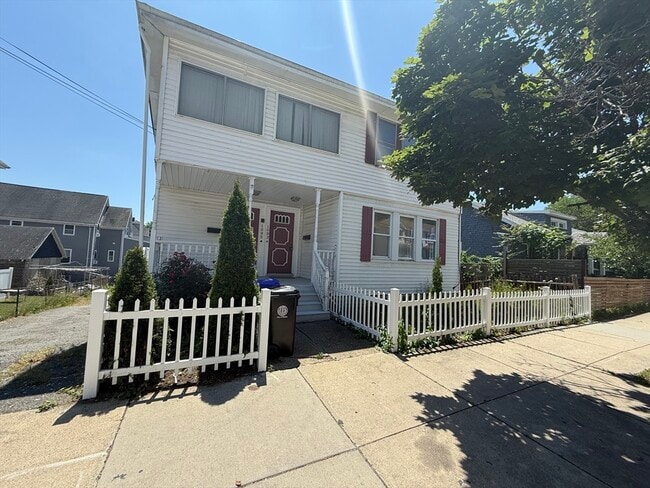 1093 Salem St in Malden, MA - Building Photo - Building Photo