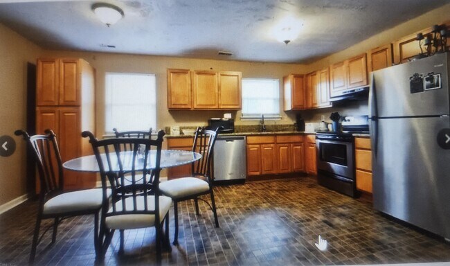 908 Matunuck Ct in Virginia Beach, VA - Foto de edificio - Building Photo