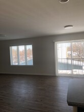 509 W Elm St, Unit B in St. Peter, MN - Building Photo - Building Photo