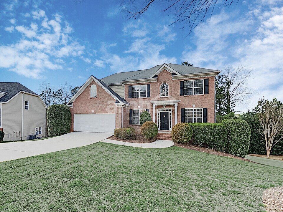 2252 Saint Kennedy Ln in Buford, GA - Building Photo