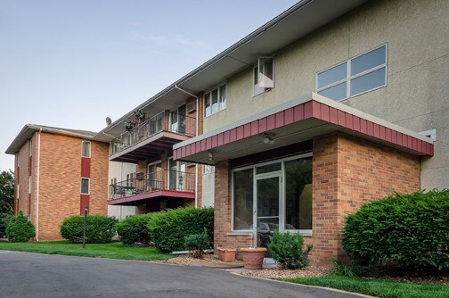 Creek View Apartment Homes 8817 w 35th st. in Minneapolis, MN - Building Photo