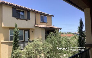 1570 W 1st St, Unit 15 in Santa Ana, CA - Building Photo