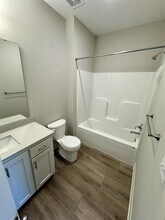 8687 Golden Ln in De Soto, KS - Building Photo - Building Photo