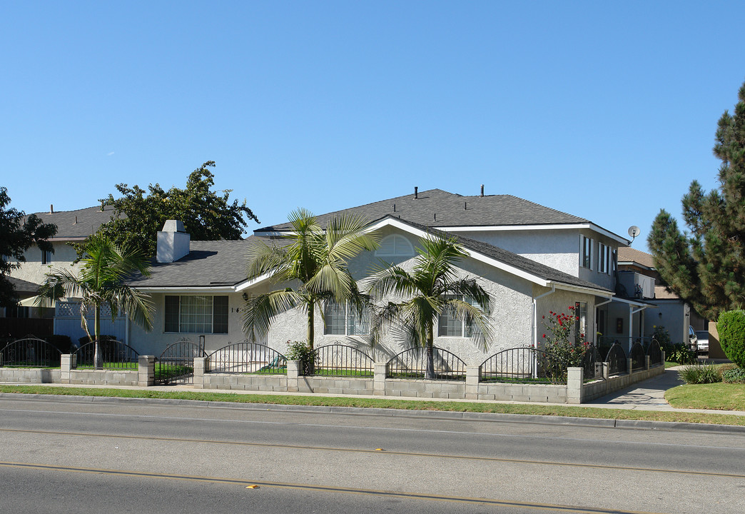 1241 W 7th in Oxnard, CA - Building Photo