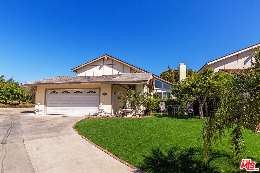 15501 Claycliff Ct in Hacienda Heights, CA - Foto de edificio