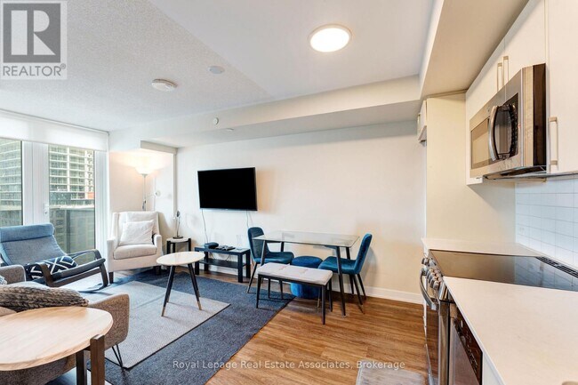 38 Monte Kwinter Ct in Toronto, ON - Building Photo - Building Photo