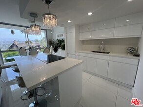 201 Ocean Ave Ext in Santa Monica, CA - Building Photo - Building Photo