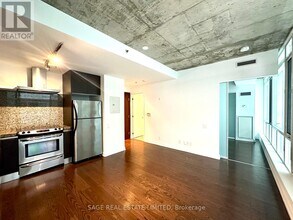 75-675 Portland St in Toronto, ON - Building Photo - Building Photo