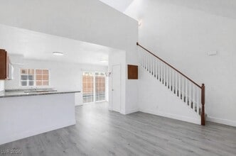 5128 Garden Ln in Las Vegas, NV - Building Photo - Building Photo