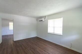 1207 N Martin Luther King Jr Blvd. in Tallahassee, FL - Building Photo - Building Photo