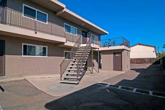 Iris Apartments in Imperial Beach, CA - Building Photo - Building Photo