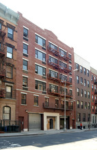 410-412 W 48th St in New York, NY - Building Photo - Building Photo